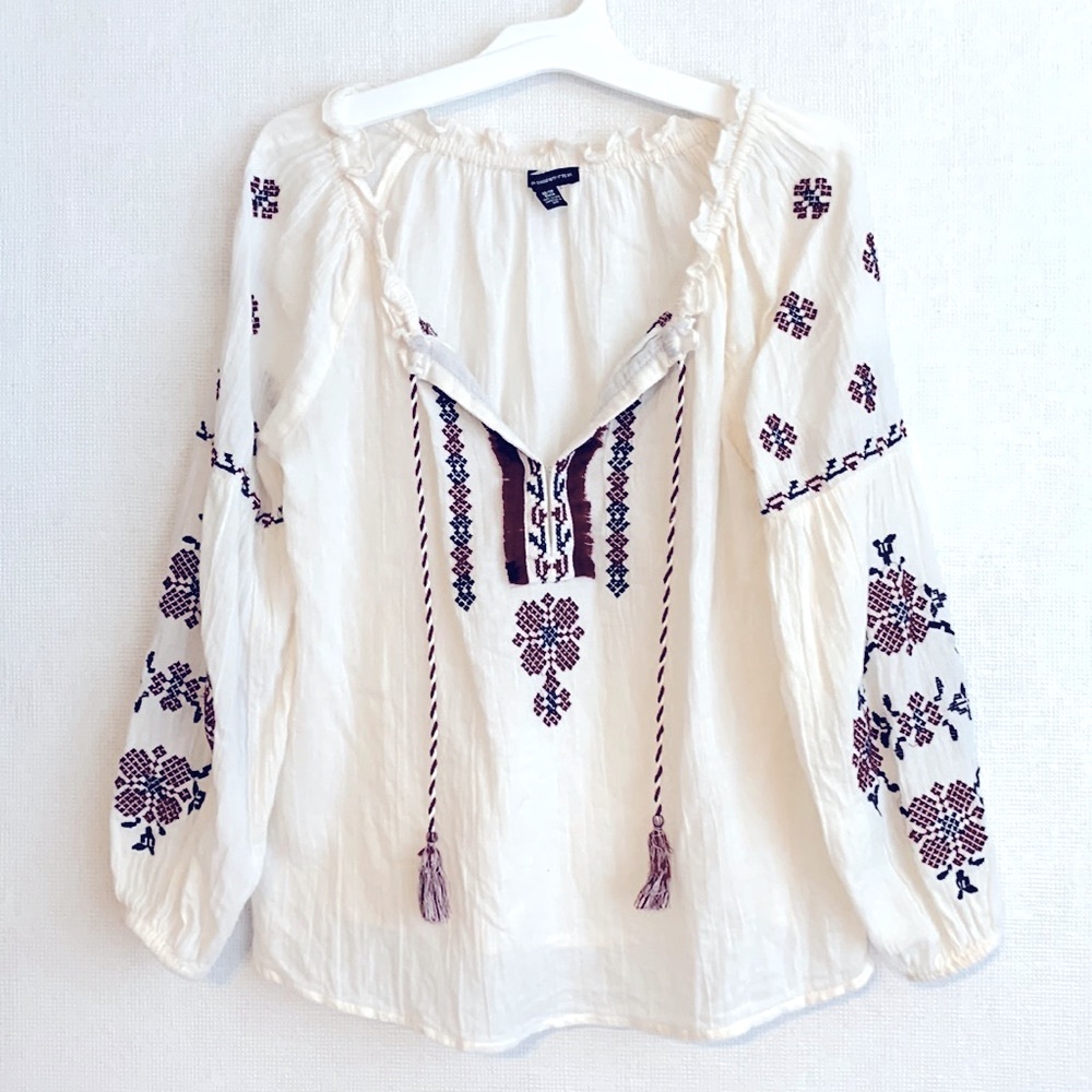 ❌SOLD❌ American Eagle Outfitters Boho Embroidered Top !